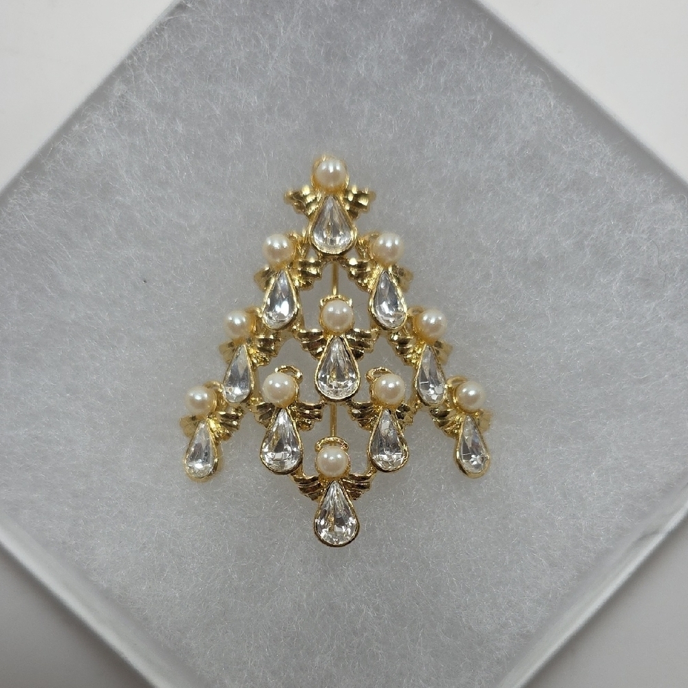 Elegant Vintage Avon Gold and Pearl Angel Christmas Tree Brooch